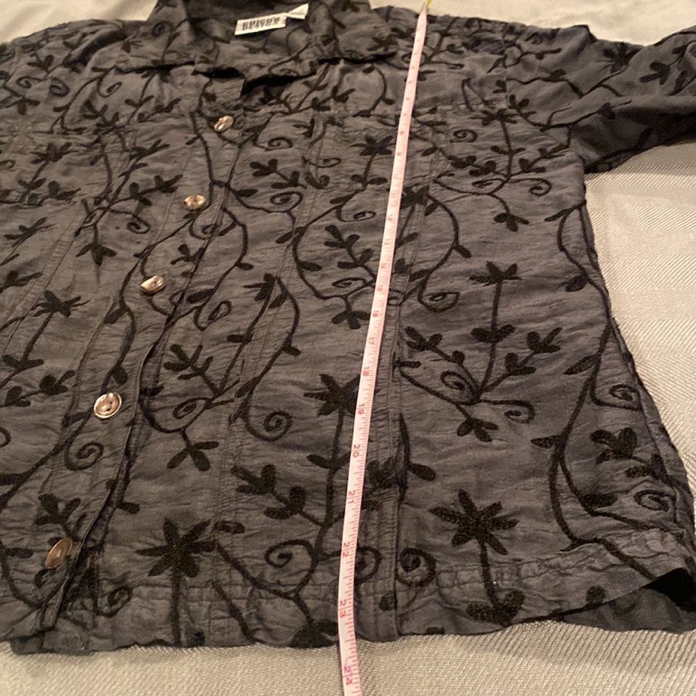 Chico’s Embroidered Jacket Size Medium - Picture 8 of 10